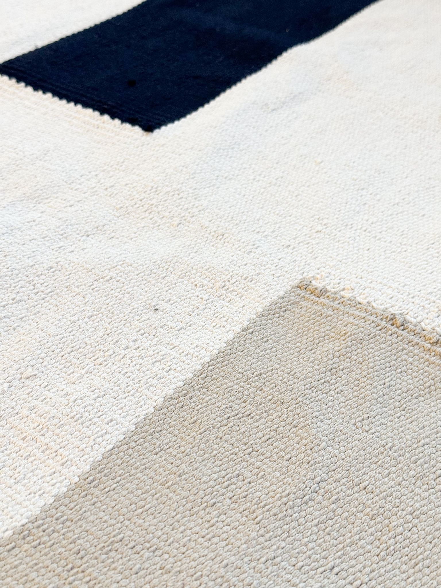 Vela Cotton Black Beige Rug