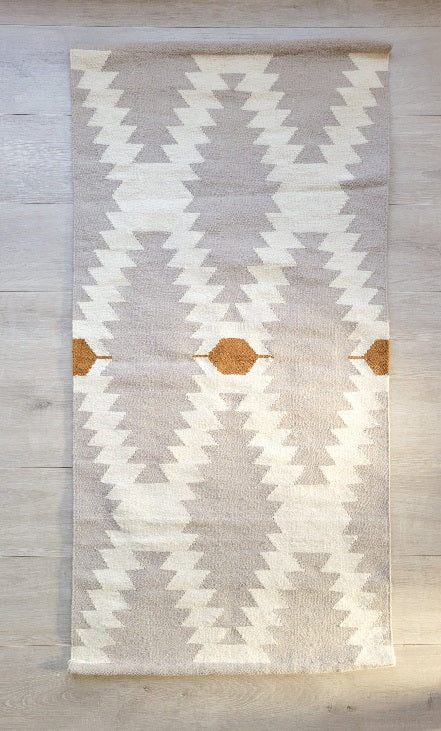 taupe diamonds kilim