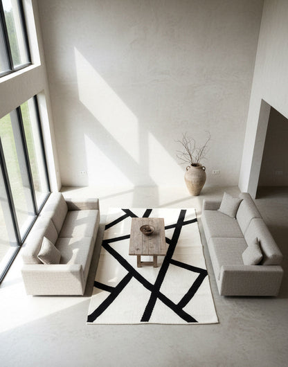 Kamilia Black &amp; Cream Rug